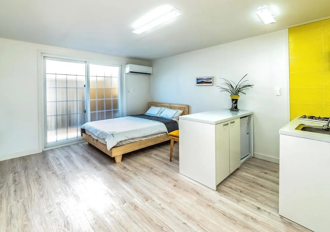 Holiday home Moon Rabbit Pension Jeju
